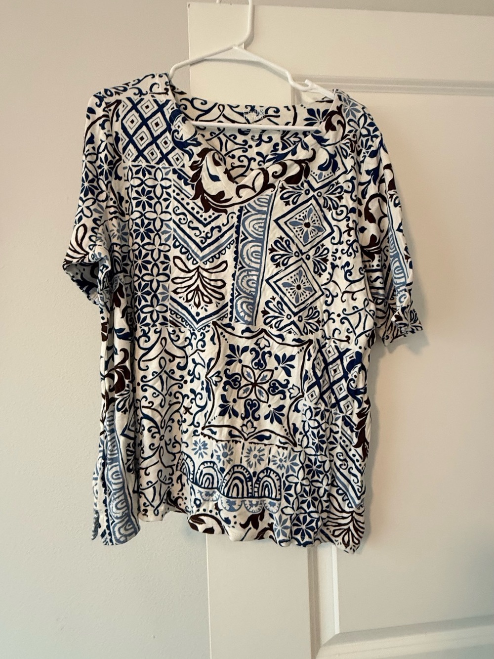 croft & barrow Blue and White Patterned Short Sleeve Tee